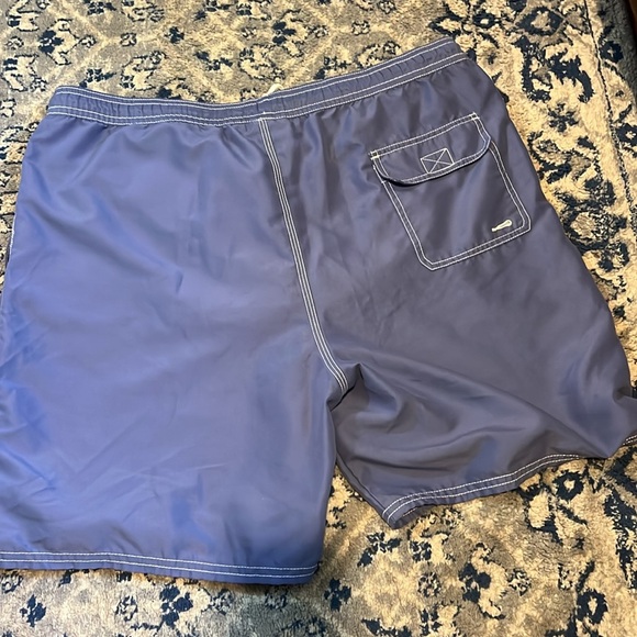 Vineyard vines size medium - Picture 2 of 2